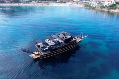 Tour of the Archipelago of La Maddalena ecofriendly - First Views: Cannigione to Bear Rock and Porto Rafael