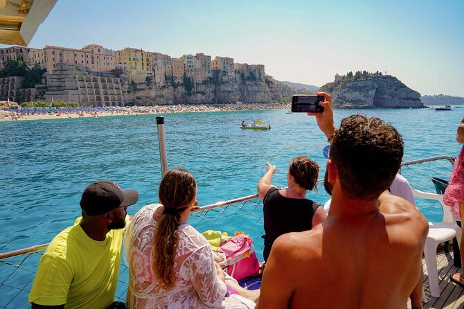 Tour of the Costa degli Dei by boat, 3 hours with aperitif included - Why the Costa degli Dei boat route makes Tropea click