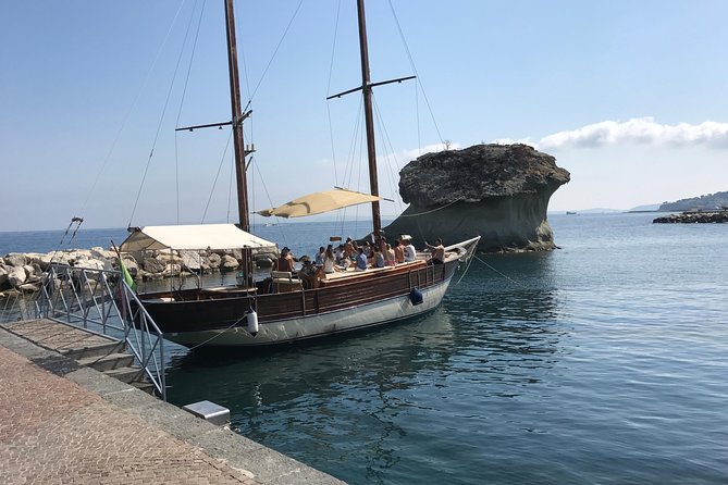 Tour of the island of Ischia in schooner - Key highlights at a glance