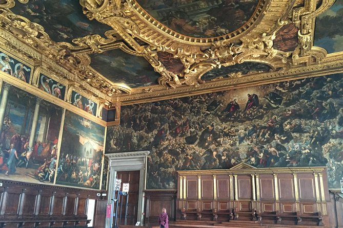 Tour of Venice in Doge's Palace and St Mark's Basilica - Group size, guide style, and why audio equipment can matter
