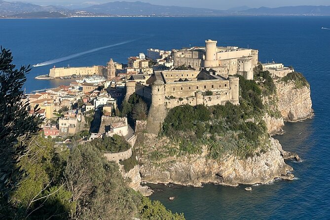 Tourist boat tour of the Gaeta peninsula - Lungomare di Gaeta: where the Gulf’s shape and fortifications click