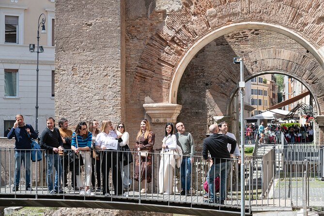 Trastevere & Campo de' Fiori Street Food Tour, Eat Like a Local - Santa Maria in Trastevere and the fountain legend that sticks
