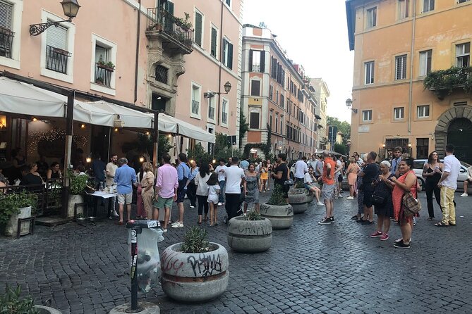 Trastevere Like a Local Food Tour with 7+ Food Tastings & Wines - Stops 2 and 3: Piazza in Piscinula and the Mattei Houses view
