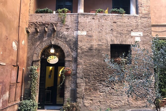 Trastevere Like a Local Food Tour with 7+ Food Tastings & Wines - Guide impact: why names like Claudia and Rocio keep coming up