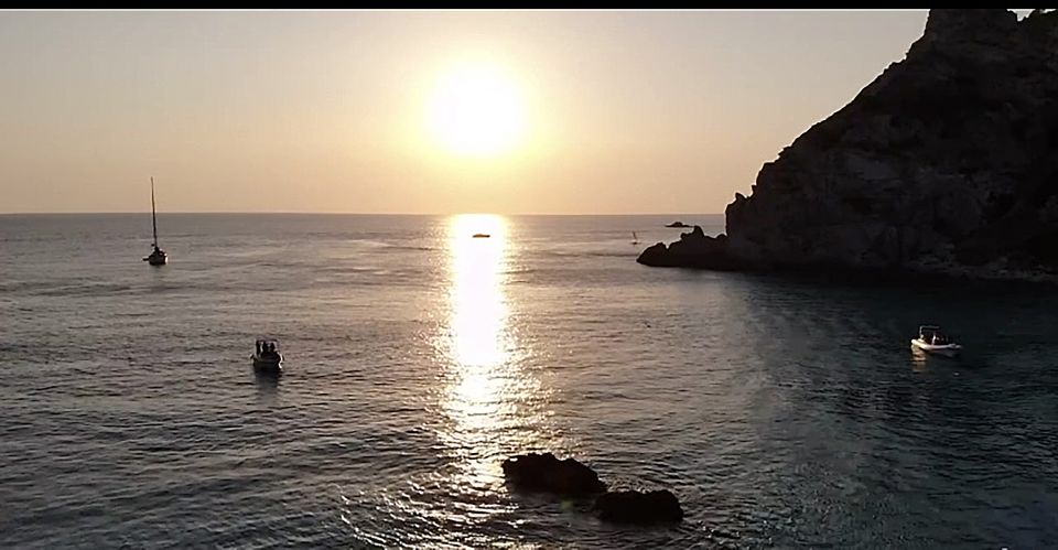 Tropea: Sunset Boat Tour to Capo Vaticano with Aperitif - Costa degli Dei and Tropea-facing snorkel windows