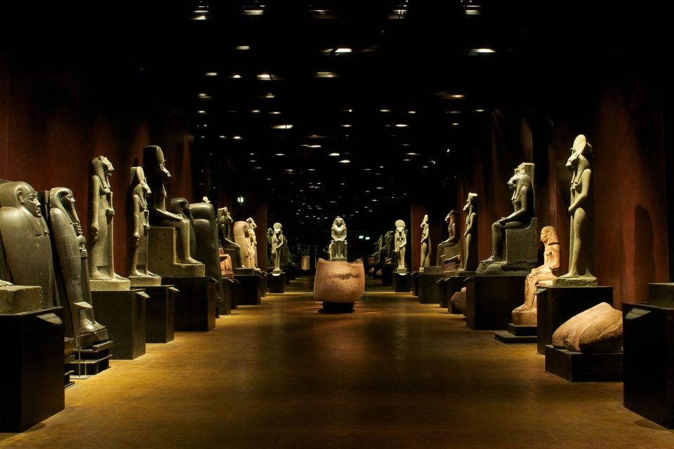 Turin: Egyptian Museum Skip-the-Line Private Guided Tour - Meeting at Piazza Carignano and skipping the entrance queue