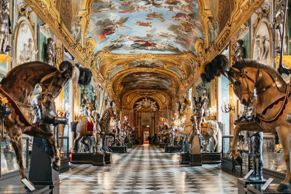 Turin: Royal Palace Entry Ticket and Guided Tour - Meeting the guide at the main entrance (and staying on schedule)