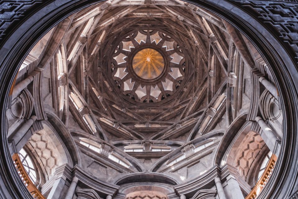 Turin: Savoy Royal Palace Small Group Guided Tour - Royal Palace Turin in 90 Minutes: what this guided tour actually gives you