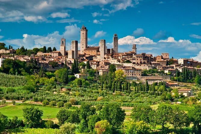 Tuscany Experience: Pisa, Siena, San Gimignano & Wine Tasting - Pisa first: Piazza dei Miracoli and the Leaning Tower decision