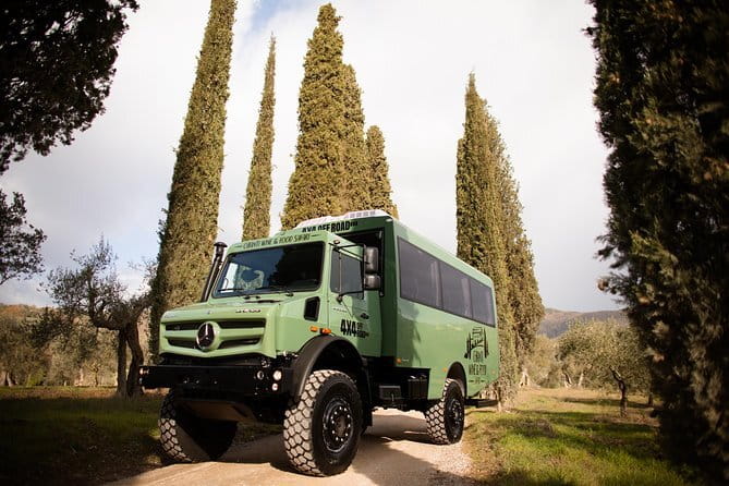 Tuscany Wine Tour: 2 Wineries & San Gimignano from Florence - Guides, vibes, and what to expect from the group day