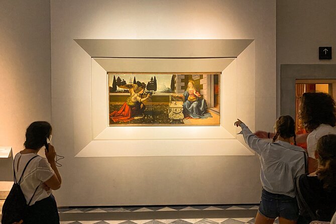 UFFIZI Private Tour in Florence Italy - The Medici story: the thread that ties the paintings together