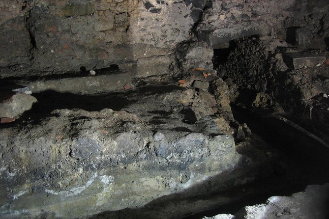 Underground Catania - Stop 3: A Putia dell’Ostello and the Amenano underground river
