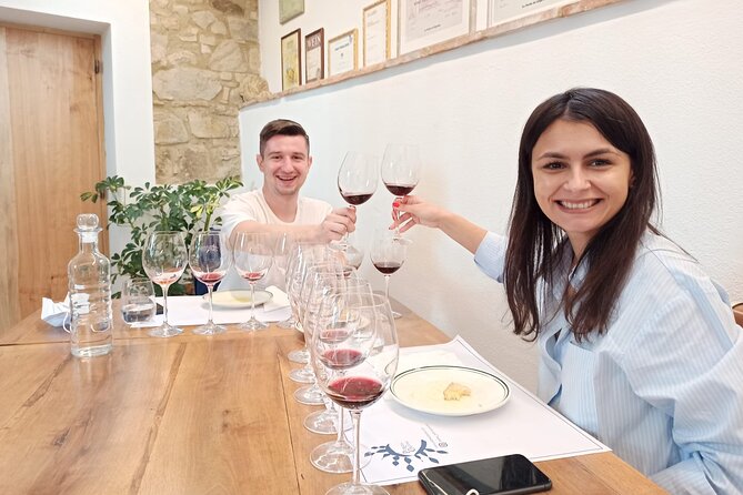 Val d'Orcia Brunello Wine Tour with Montalcino and Montepulciano - Why the max-8 size changes the experience