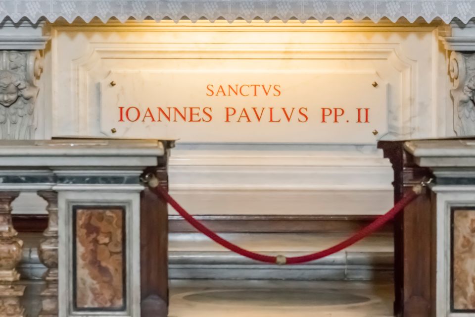 Vatican City: Skip-the-Line Vatican Museums & Sistine Chapel - Raphael Rooms: why these chambers feel different