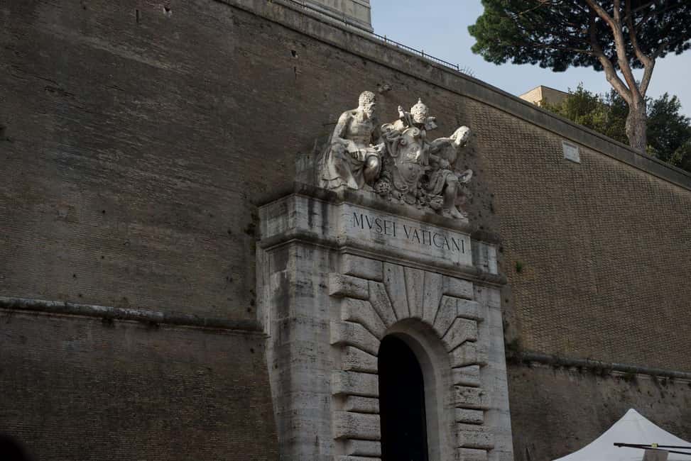 Vatican Museums and Sistine Chapel Tour with Basilica Access - The Pre-Museum Walk: Passetto di Borgo and Getting Oriented