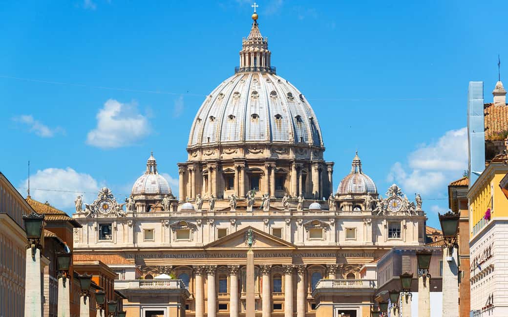 Vatican: Museums Sistine Chapel & St. Peter's Basilica Tour - Group size, pacing, and how to handle crowds