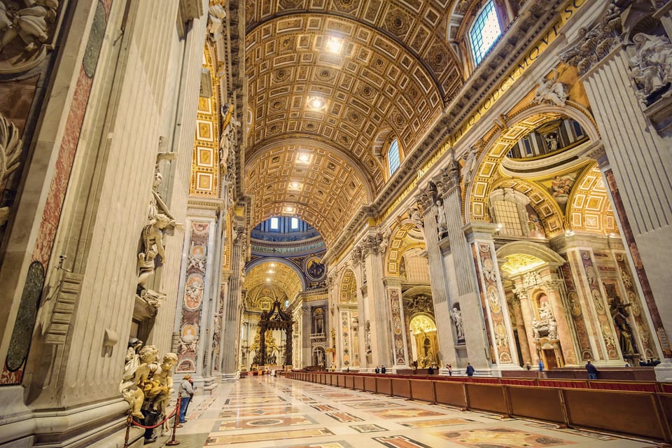 Vatican: Museums, Sistine Chapel Tour & St. Peter's Basilica - Headsets, languages, and how the pace feels