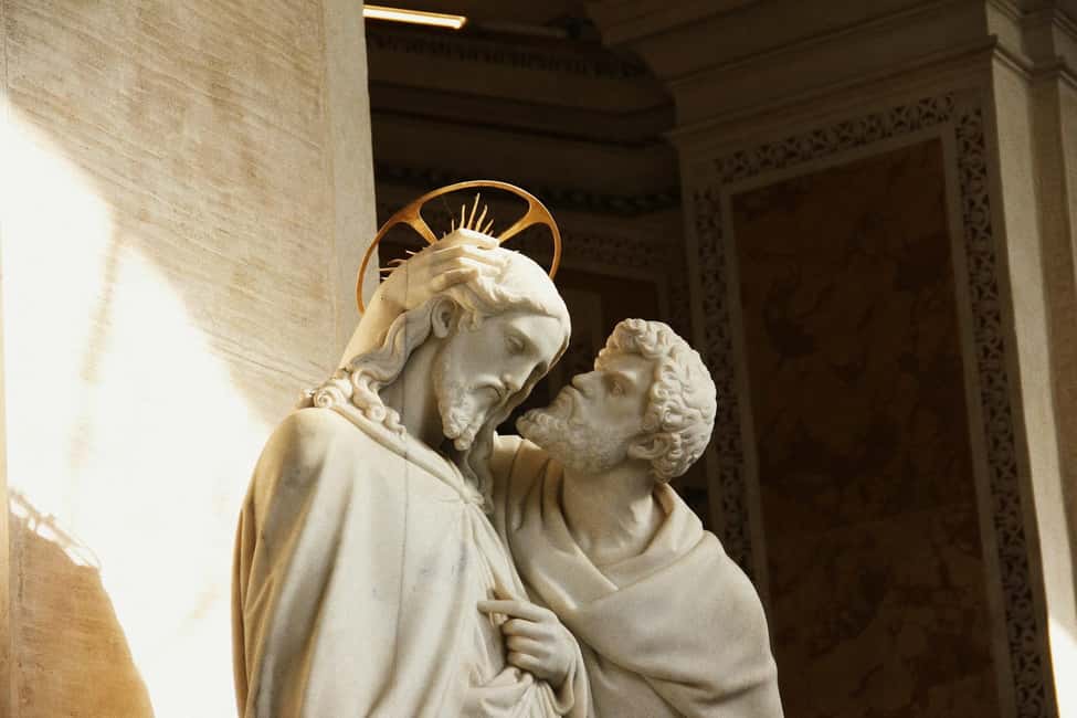 Vatican: Pope Francis Tomb and Papal Basilicas Tour - Saint Paul Outside the Walls: Constantine’s giant and a portrait wall of popes