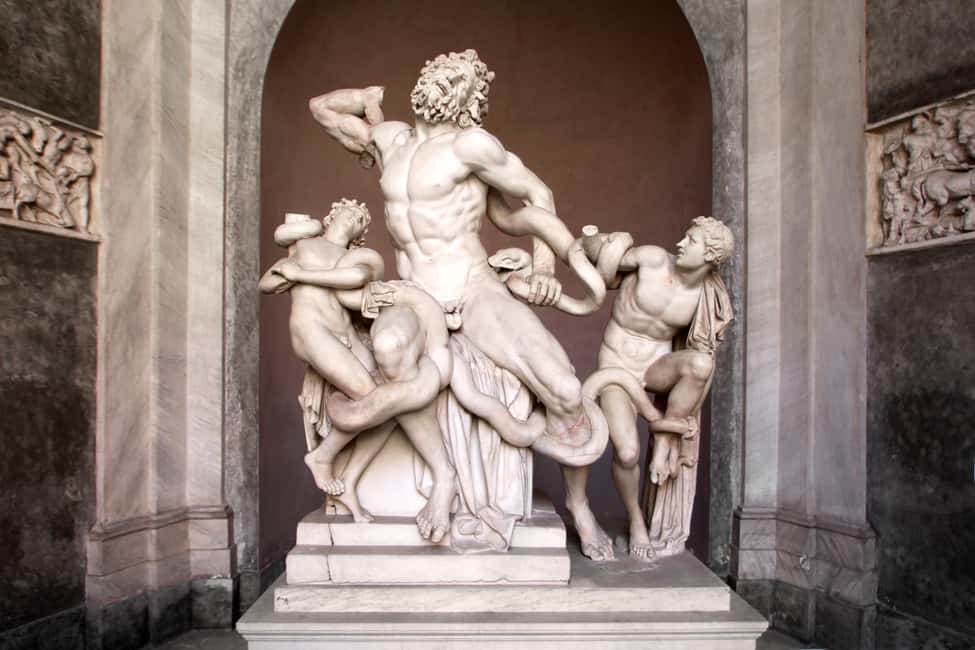 Vatican: Priority Entry to Vatican Museums an Sistine Chapel - Security and your pace: the key to enjoying the museum maze