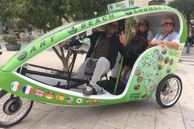 Velobike tour ecologico guidato con soste per visitare i monument - How the VeloBike ride works in real Ortigia streets