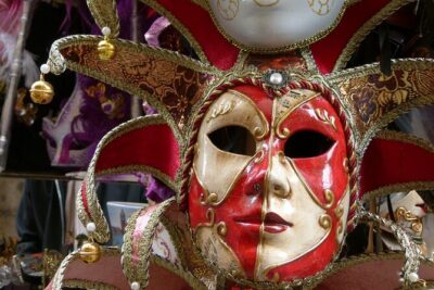 Venetian Carnival Mask Making Class in Venice, Italy - A maximum of 4 people: why the class feels personal