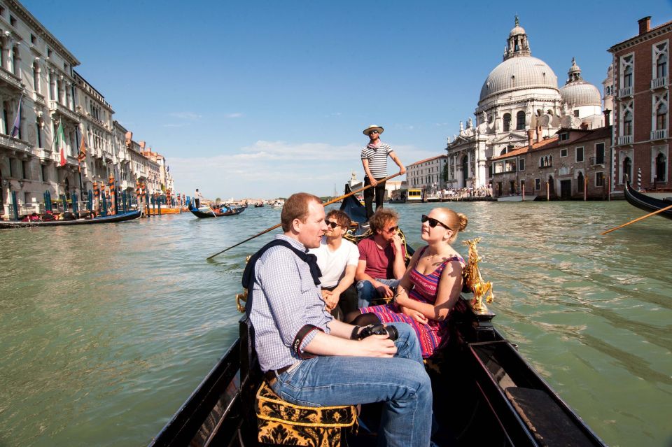 Venetian Private Sandolo tour - What a Sandolo Boat Really Is (and why it feels less cheesy)