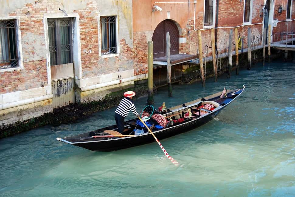 Venetian Private Sandolo tour - Choosing 30 Minutes vs 60 Minutes (and getting the right kind of Venice)