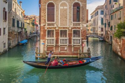 Venetian Private Sandolo tour - Meeting at Campo Santa Maria Formosa (find your sandolisti fast)