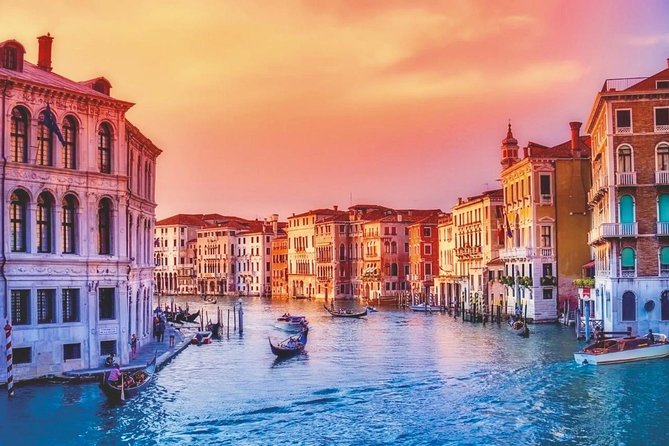 Venice: 30 min private Gondola Ride with Guide - The specific sights you may pass along the way