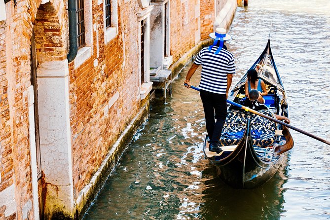 Venice: 30 min private Gondola Ride with Guide - Guide quality: the biggest swing factor on this kind of tour