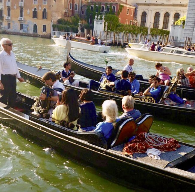Venice: 30-Minute Gondola Ride on Grand Canal with Serenade - Price and value: what you’re paying for at $59.22