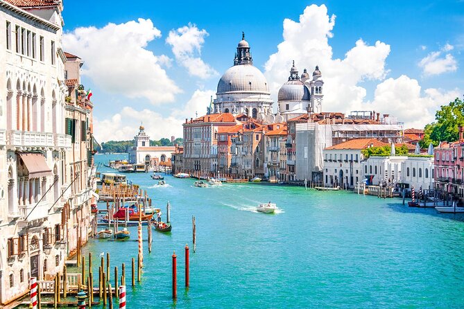 Venice 3,5 hrs tour: Doge's Palace, St Mark's and Hidden Gems - Piazza San Marco first: How the guide sets the frame