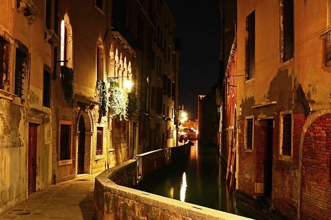 Venice by Night: Highlights & Hidden Gems Tour - Chiesa di Santa Maria Assunta ai Gesuiti: Baroque face-first with the lights on