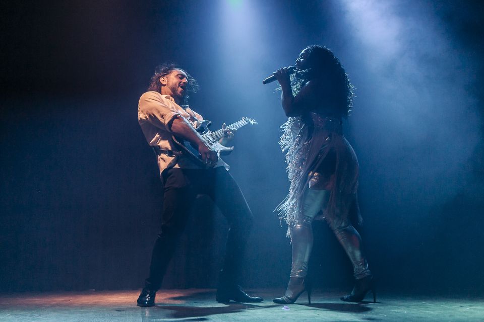 Venice: Cabaret Dinner Show - The 8 PM Flow: Welcome Drink, Foyer, and Theatre Hall