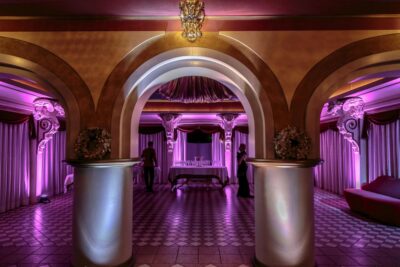 Venice: Cabaret Dinner Show - Your Choice of Menu: Meat, Seafood, Vegetarian and the Wine Bundle