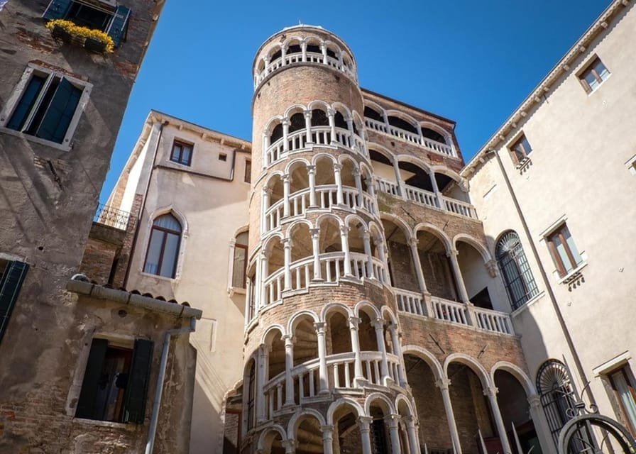 Venice: City Highlights and Hidden Gems Walking Tour - Palazzo Contarini del Bovolo: Venice’s spiral staircase moment