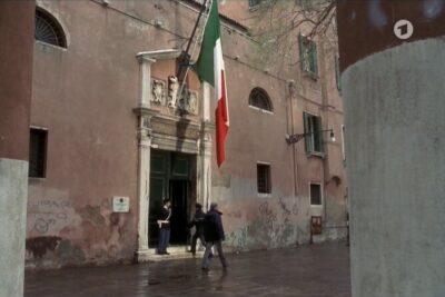 Venice Commissario Brunetti and Donna Leon: Walk His Beat - Start at the House Door (and Get Oriented Fast)