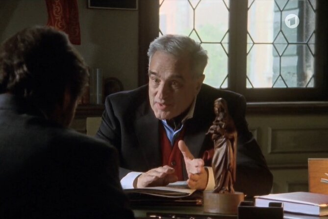 Venice Commissario Brunetti and Donna Leon: Walk His Beat - Another Cannaregio Pub Moment (Where Investigation Turns Personal)