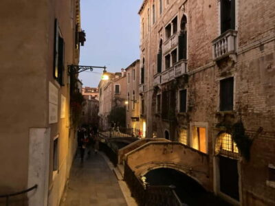 Venice: Crimes, Legends, and Mysteries Sunset Tour - Meeting at Campo San Polo (Outside the Farmacia)