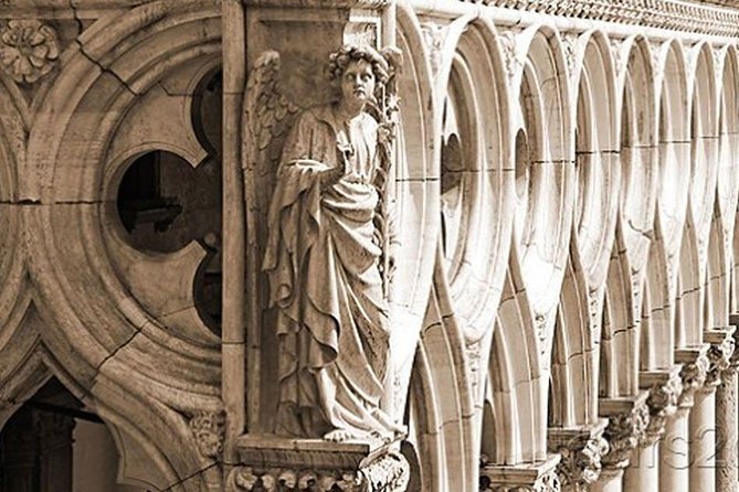Venice Day Trip from Rome by High-Speed Train with Happy Hour - Ponte dei Sospiri and Canal Grande: the landmarks you’ll miss if you rush