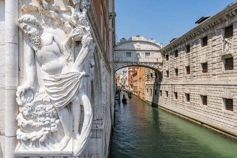 Venice: Doge Palace Guided Tour & Secret Itineraries Option - The 14th-century palace and its “power rooms” (with stories that connect)