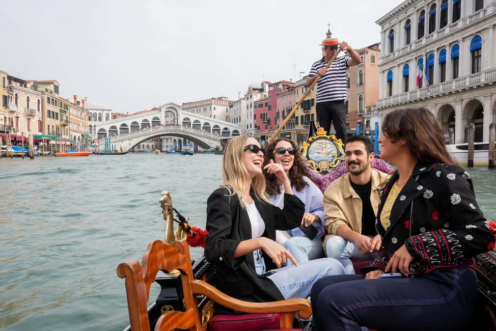 Venice: Doge's Palace and St Mark's Tour with Gondola Ride - Entering St Mark’s Basilica: What the 45 Minutes Are For