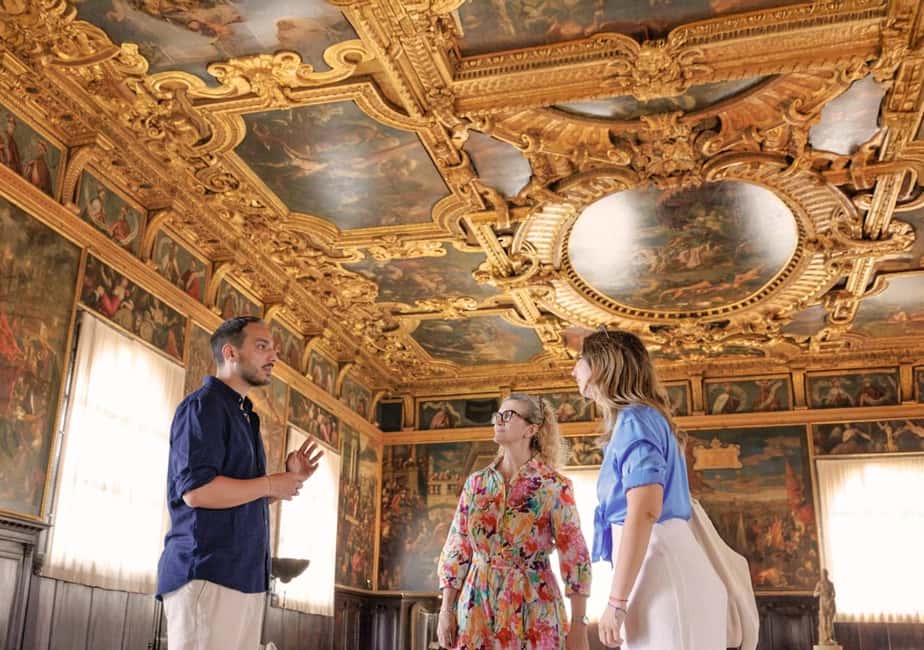 Venice: Doge's Palace and St Mark's Tour with Gondola Ride - Piazza San Marco and the Campanile Photo Stop: Small Time, Big Payoff