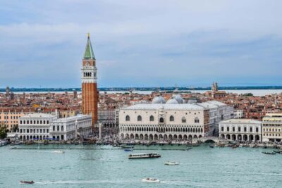 Venice: Doge's Palace, Bridge of Sighs, Prisons, Correr & Audioguides - Priority entry through a separate entrance: what you gain