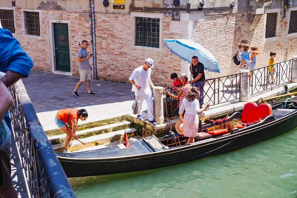 Venice: Doge's Palace Guided Tour with Optional Gondola Ride - Optional 30-minute gondola on the Grand Canal: when it’s worth it