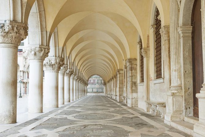 Venice Doge's Palace & St. Mark's Semi-Private Tour, Max 6 People - The terrace and Bridge of Sighs photo moments