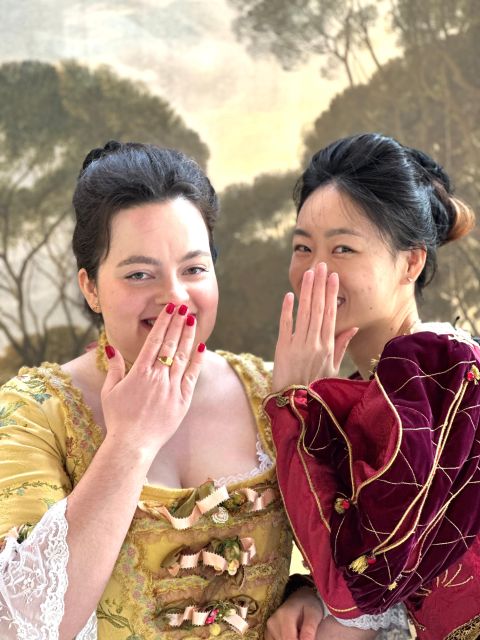 Venice: Dress-Up Experience - The One-Hour Reality Check (and Why It Works in Venice)