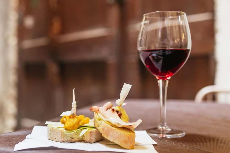 Venice: Food Tasting Tour with Cicchetti Dishes and Wine - Why a Venice cicchetti and wine crawl works in 2.5 hours