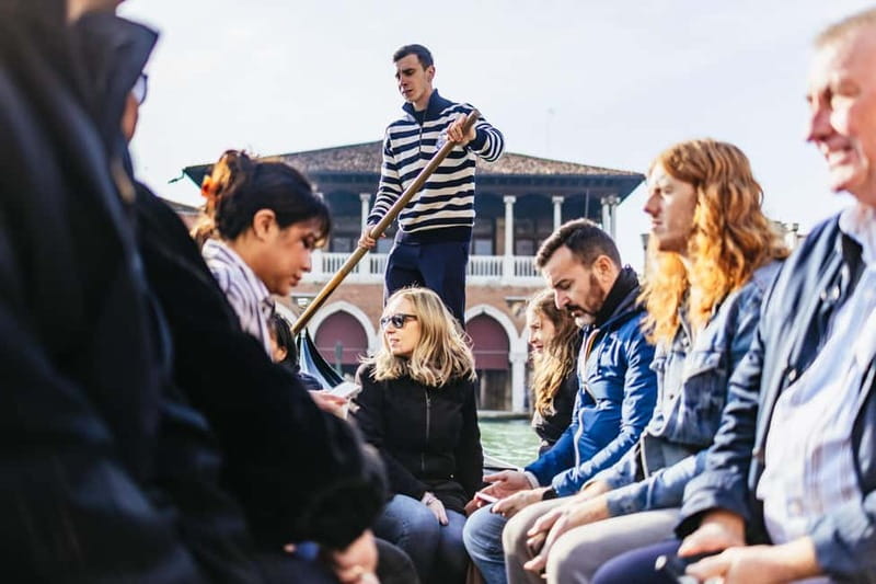 Venice: Food Tasting Tour with Cicchetti Dishes and Wine - Rialto food market vibes at Mercato di Rialto