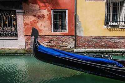 Venice Gondola Experience - What You Get On the Gondola: Pilot Skills, Not a Guided Lecture